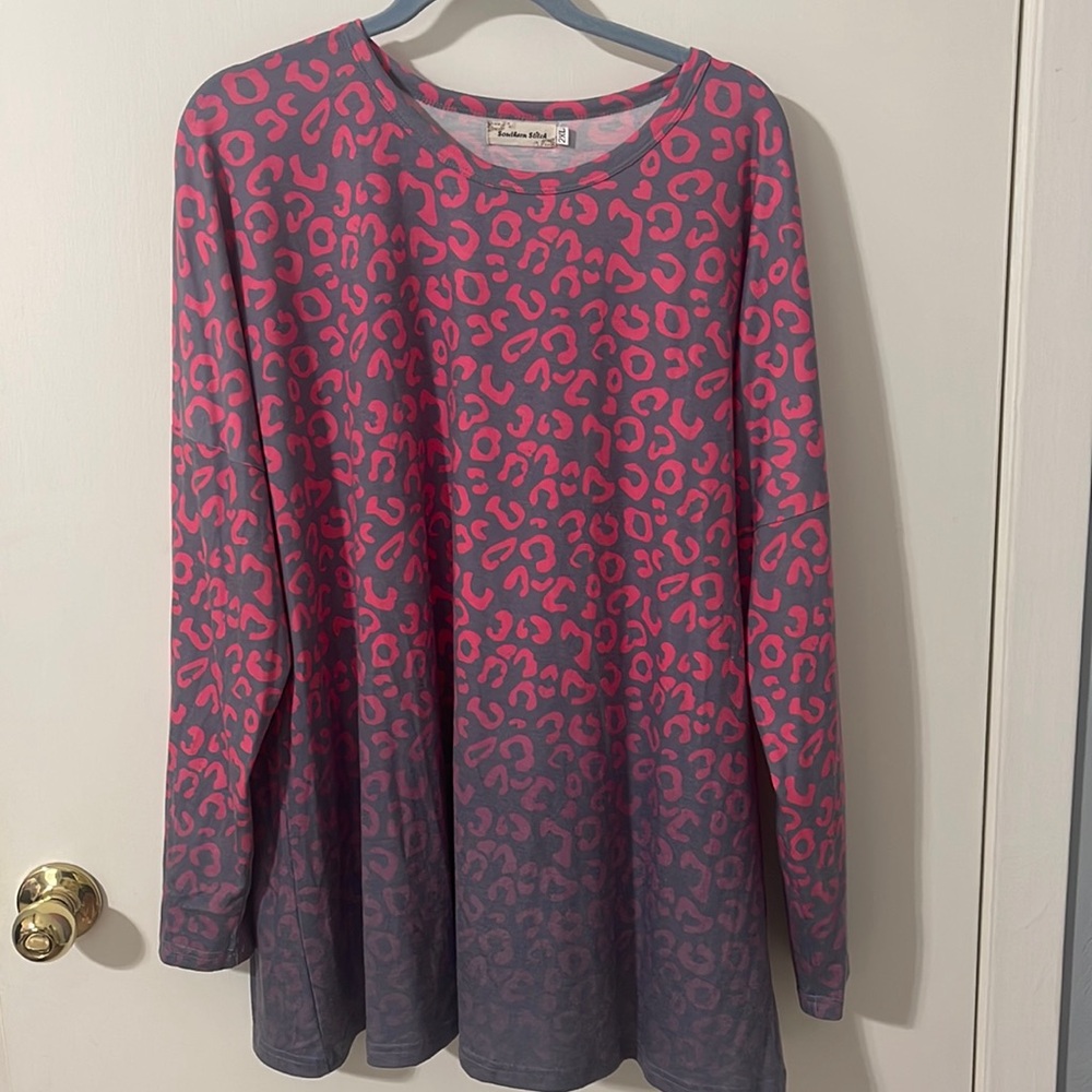 Southern Stitch 2x cheetah ombre long sleeve top